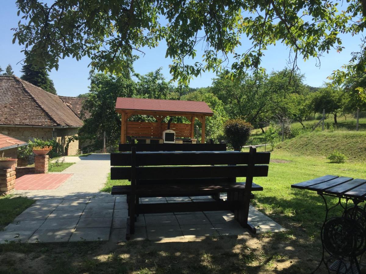 Levendula Porta és Pajtaszínház Hotel Orfű Exterior foto