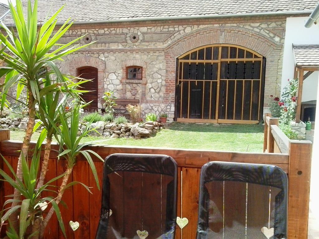 Levendula Porta és Pajtaszínház Hotel Orfű Exterior foto