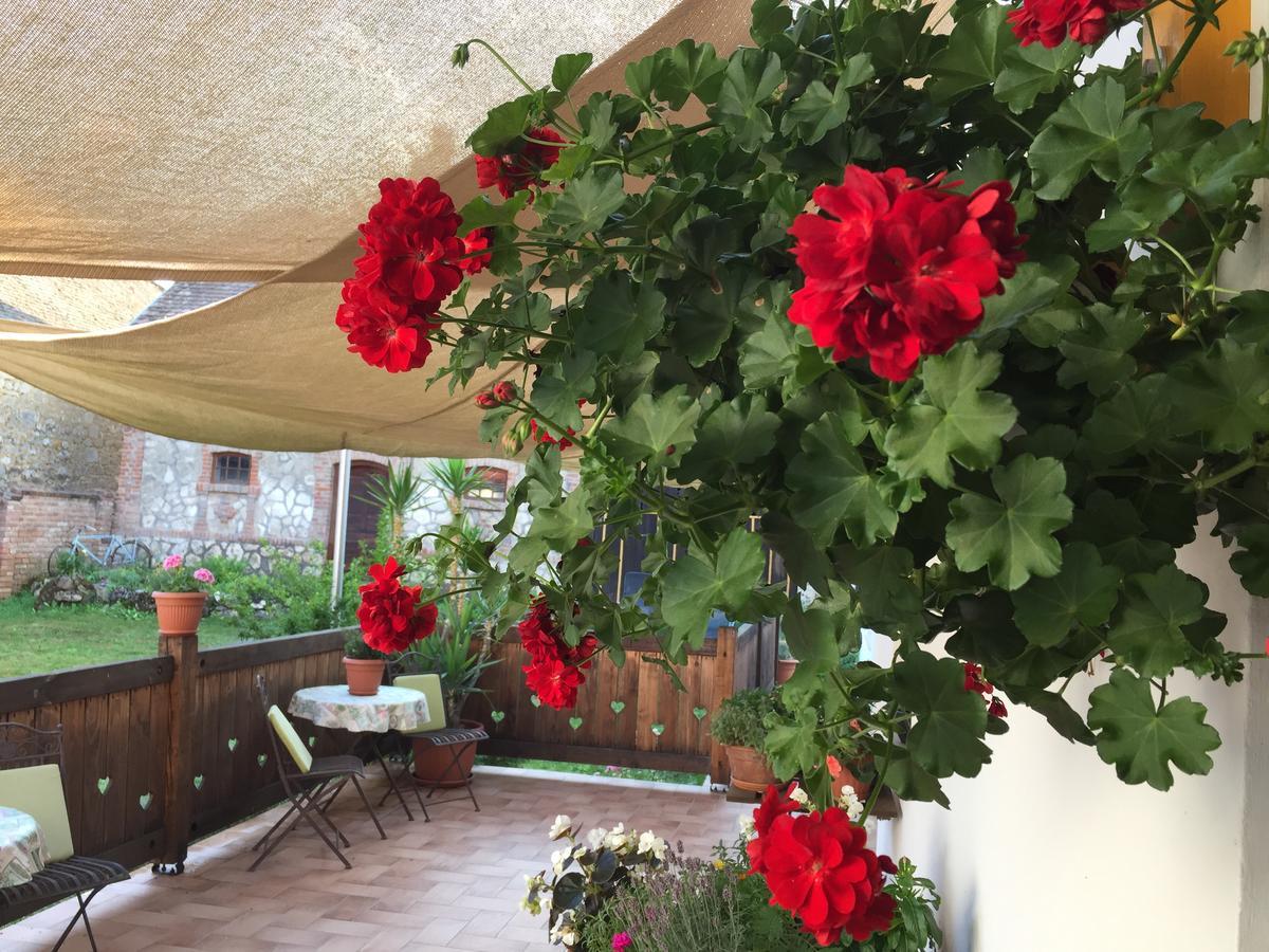 Levendula Porta és Pajtaszínház Hotel Orfű Exterior foto