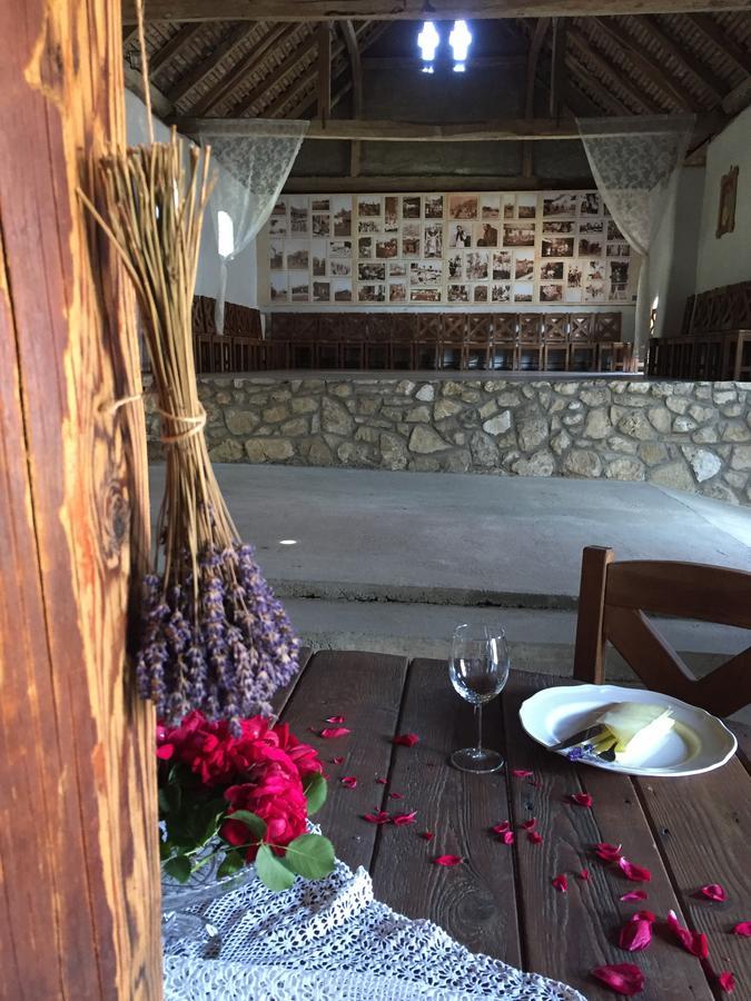 Levendula Porta és Pajtaszínház Hotel Orfű Exterior foto