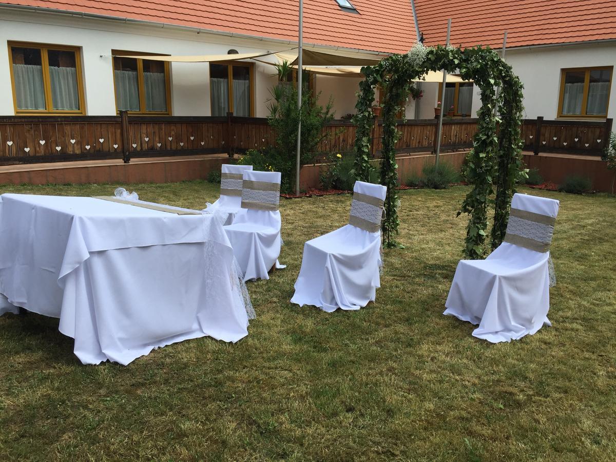 Levendula Porta és Pajtaszínház Hotel Orfű Exterior foto